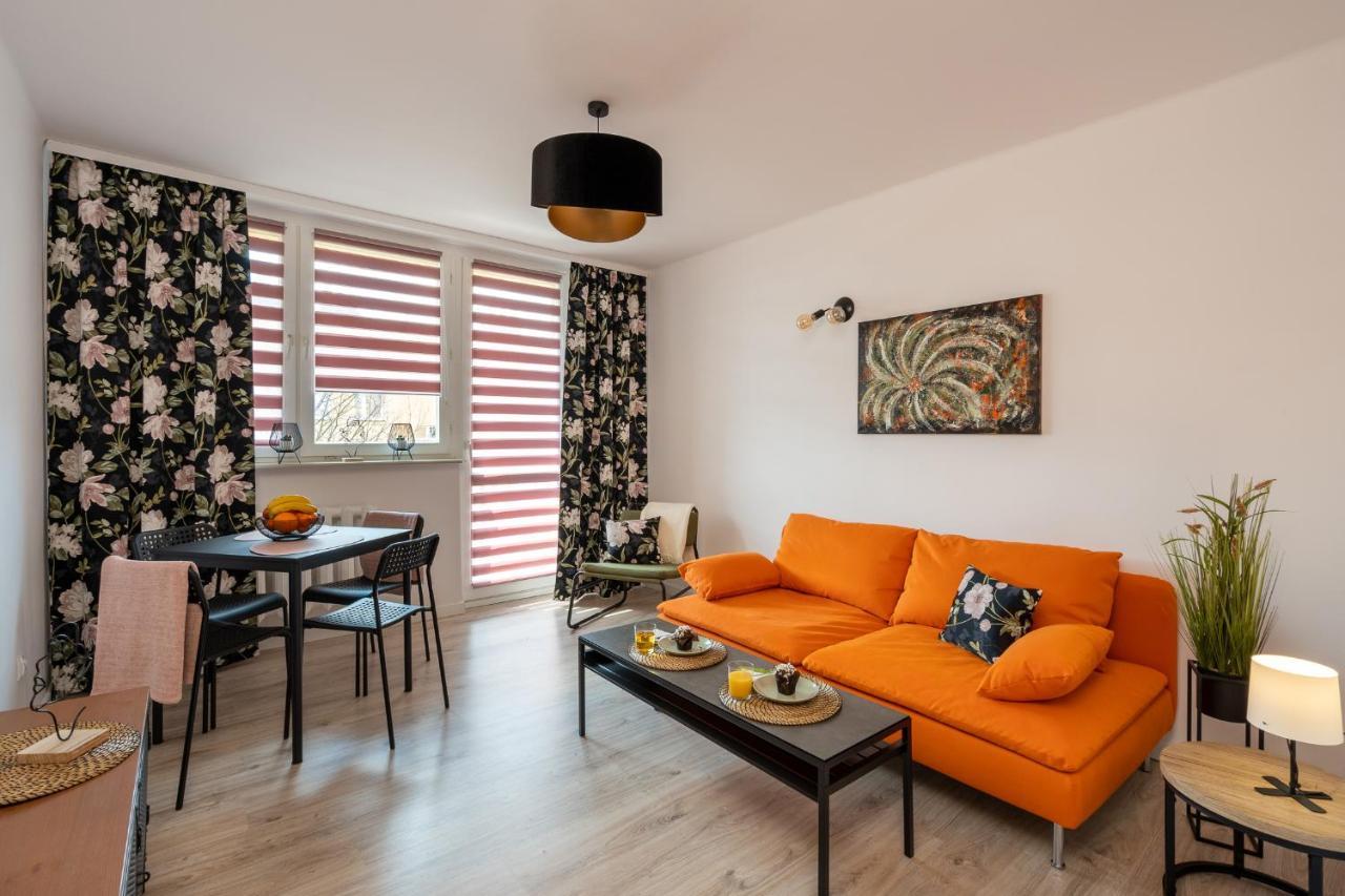 Staymoovers - Ladne Mieszkanie W Poblizu Energylandii - Parking Zator Dış mekan fotoğraf